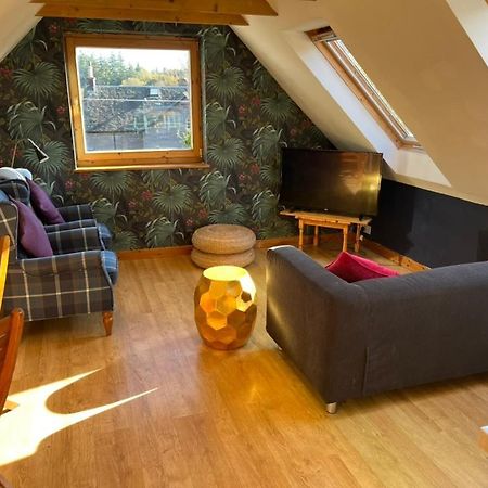 Annexe Lodge Cottage In 드리맨 외부 사진