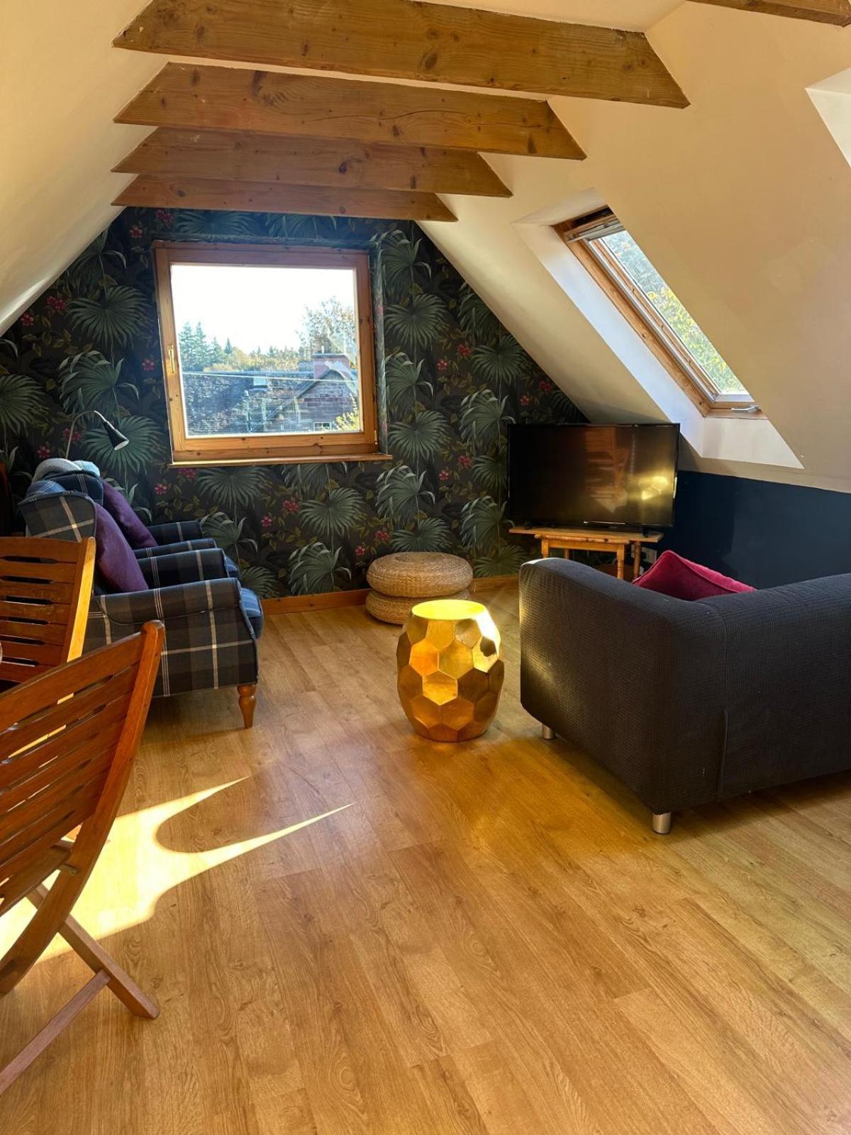 Annexe Lodge Cottage In 드리맨 외부 사진