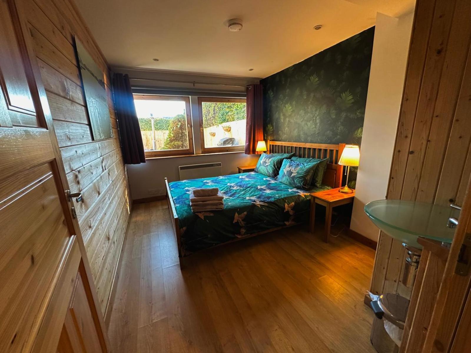 Annexe Lodge Cottage In 드리맨 외부 사진